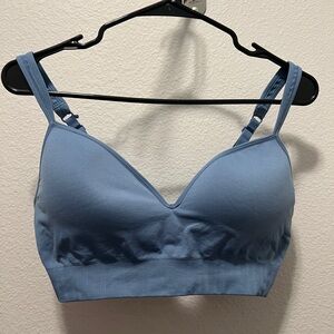 Athleta Embrace D-DD Medium seamless bra in blue